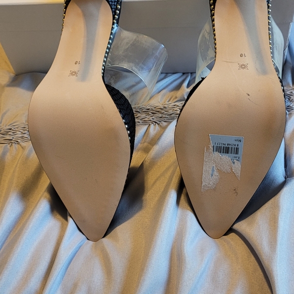 Heels - Picture 2 of 4